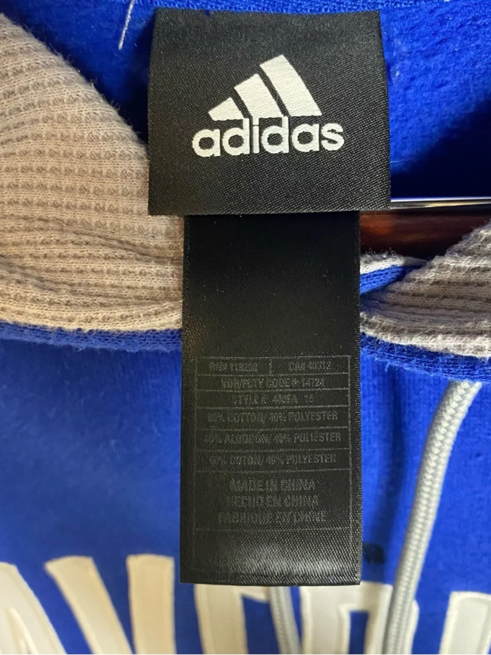 Adidas Mens Vintage Y2K Dallas Mavericks NBA Graphic Pullover Hoodie